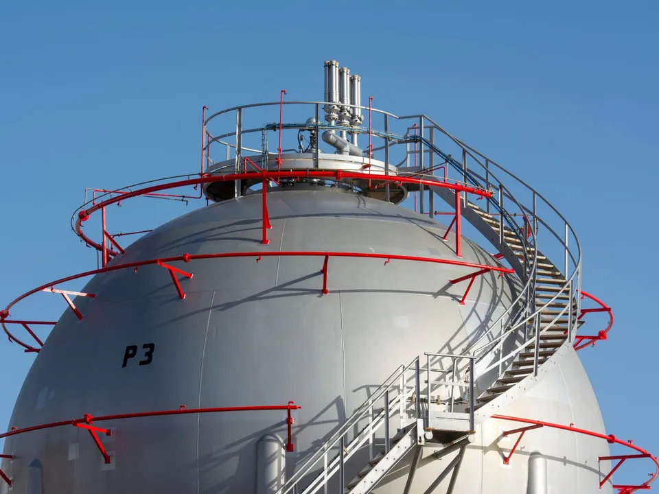 Gas & Fuel Utilities